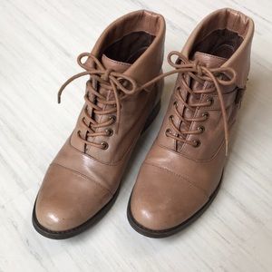 Steve Madden light brown boot size 7.5